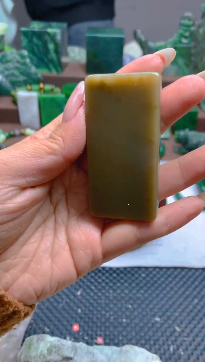 和田玉（糖玉）未镶嵌珠宝半成品1