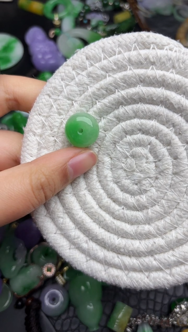 颈饰未镶嵌翡翠缅甸翡翠吊坠