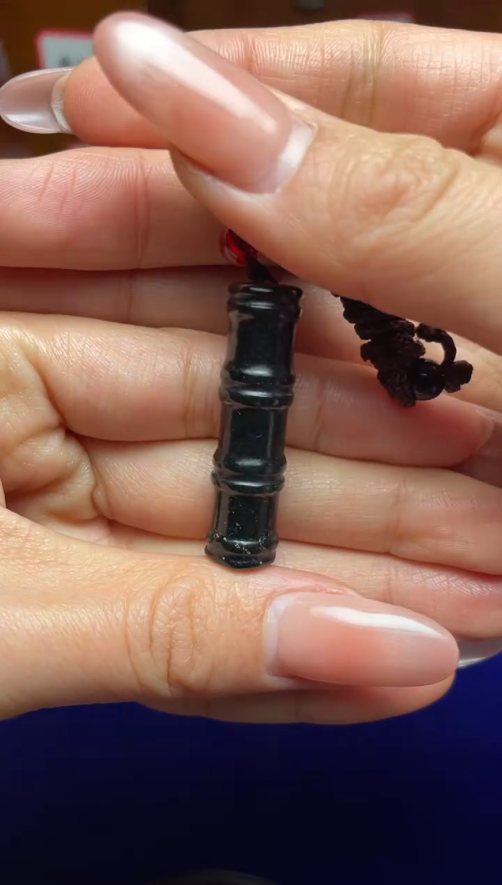 未镶嵌和田玉挂件万****人和田玉