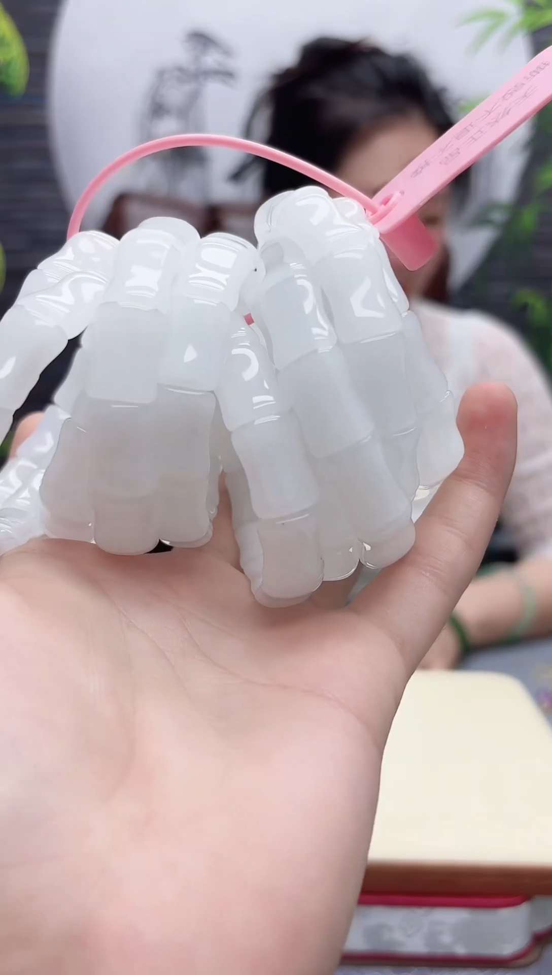 石英质玉（金丝玉）手链未镶嵌纯白手牌