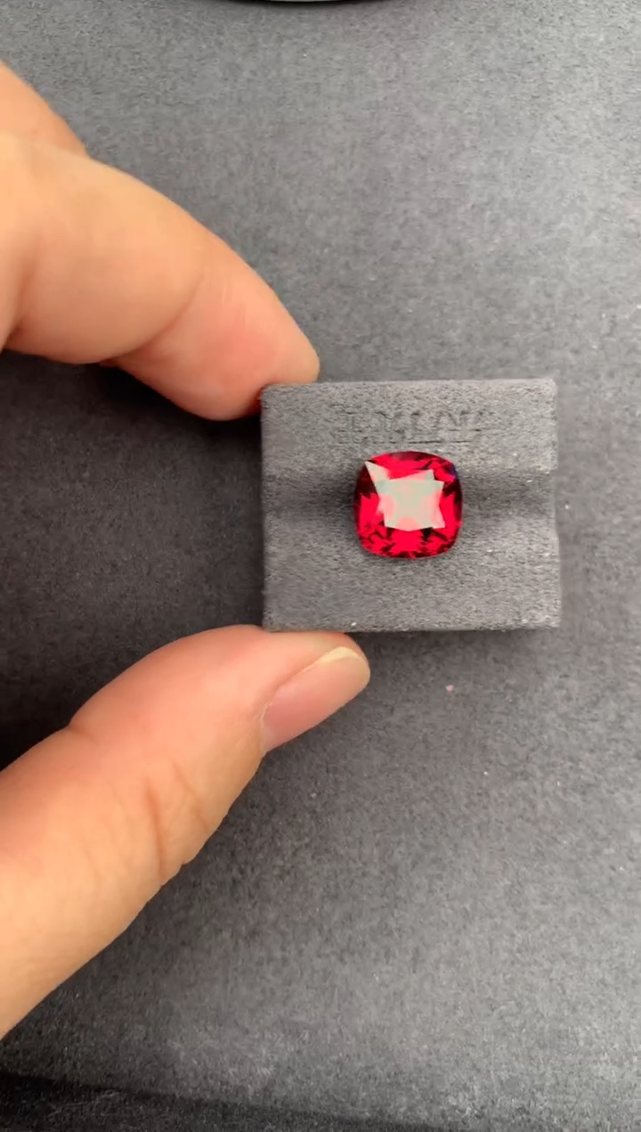 未镶嵌珠宝半成品石榴石6.1ct镁铝榴石 定制 GE