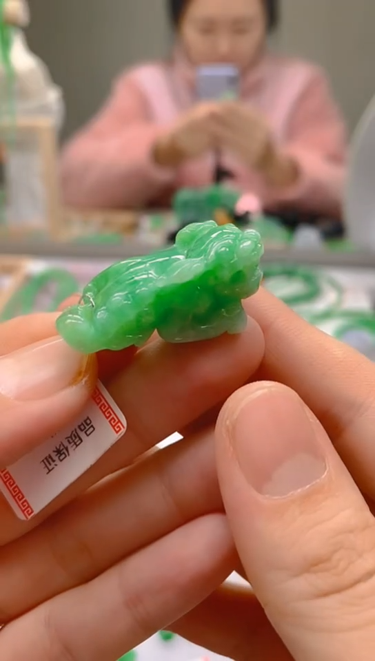 【闪购商品】翡翠颈饰18K金镶嵌天然翡翠A货，一物一证