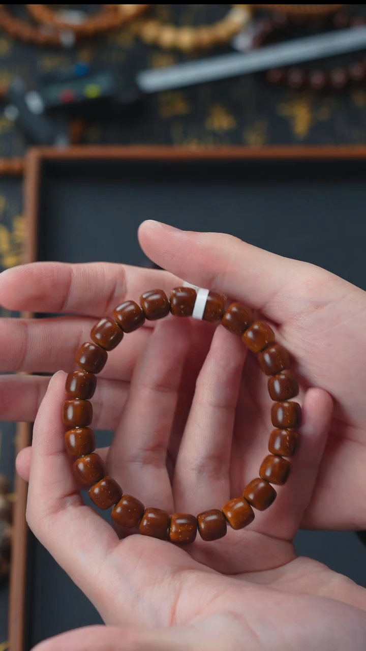 手串紫金鼠实心老型9.96     451