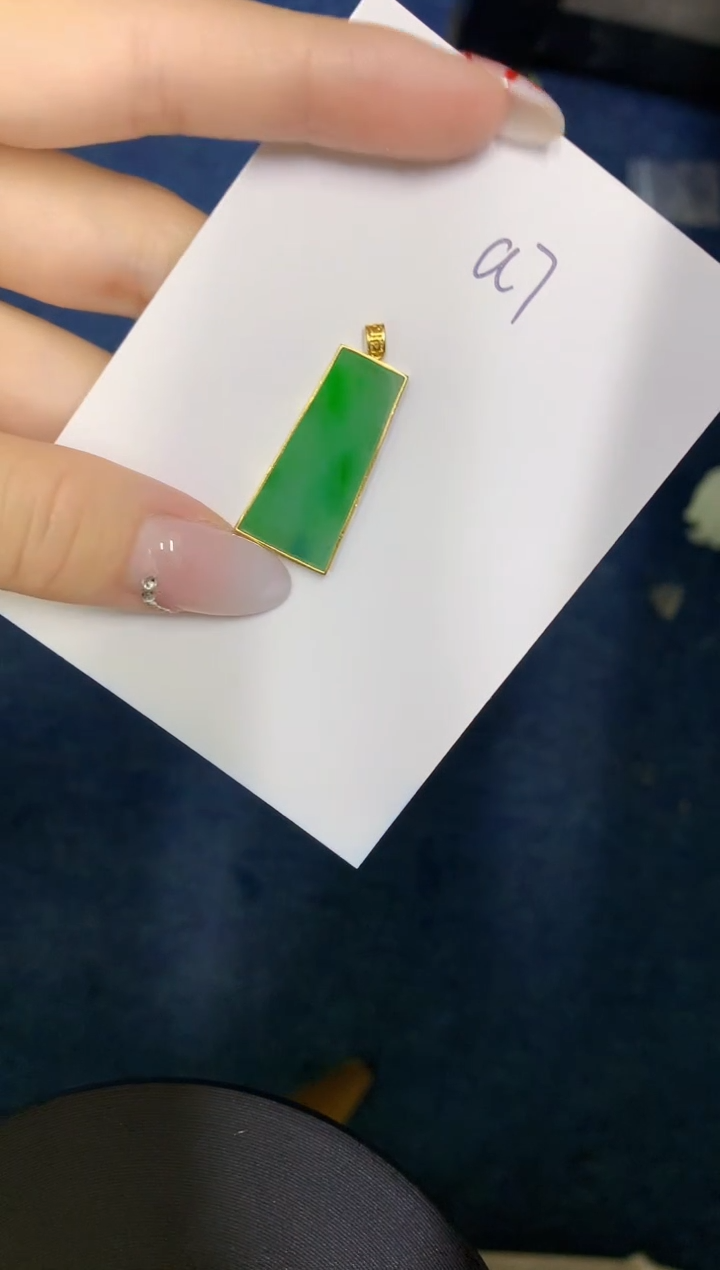【闪购商品】翡翠颈饰18K金镶嵌000000000000