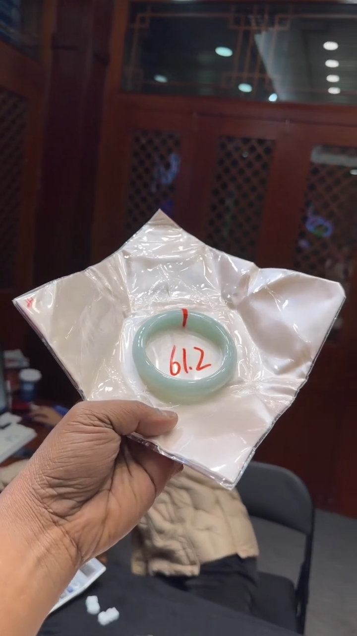 【闪购商品】翡翠手镯未镶嵌手镯