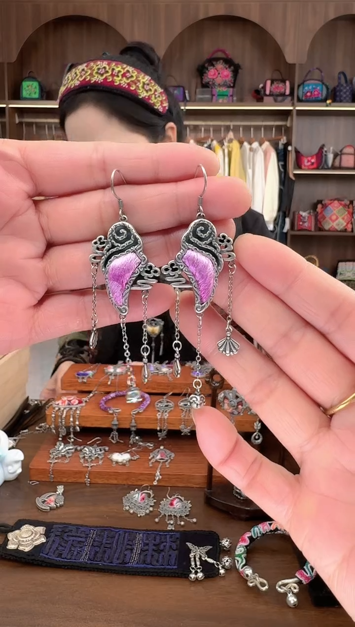 【闪购商品】织绣扶光苗绣传承54