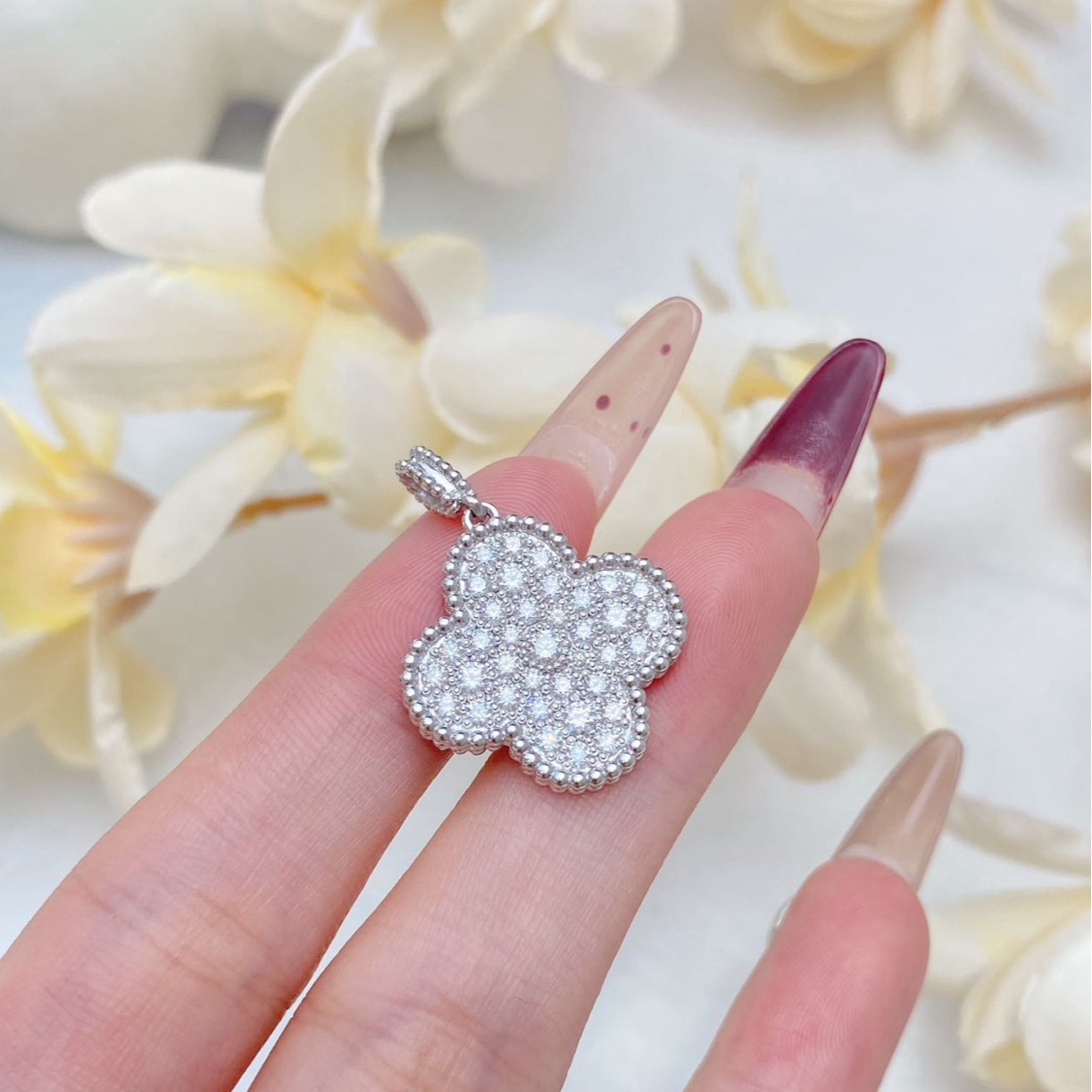 莫桑石铂金pt950首饰镶嵌莫桑四叶草吊坠气质轻奢