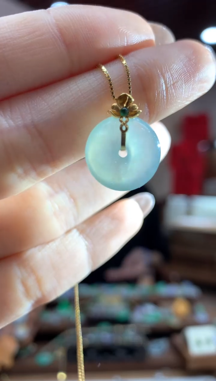 【闪购商品】翡翠吊坠(不含链)18K金镶嵌平安扣