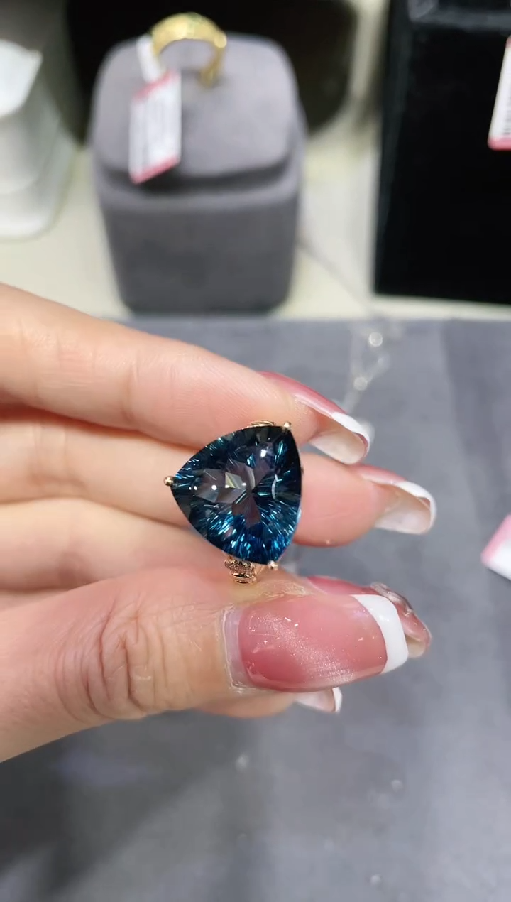 【闪购商品】托帕石戒指18K金镶嵌·