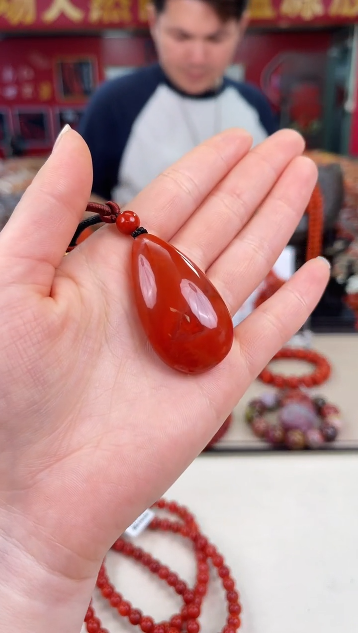 未镶嵌水滴吊坠南红玛瑙（多样式发其一）