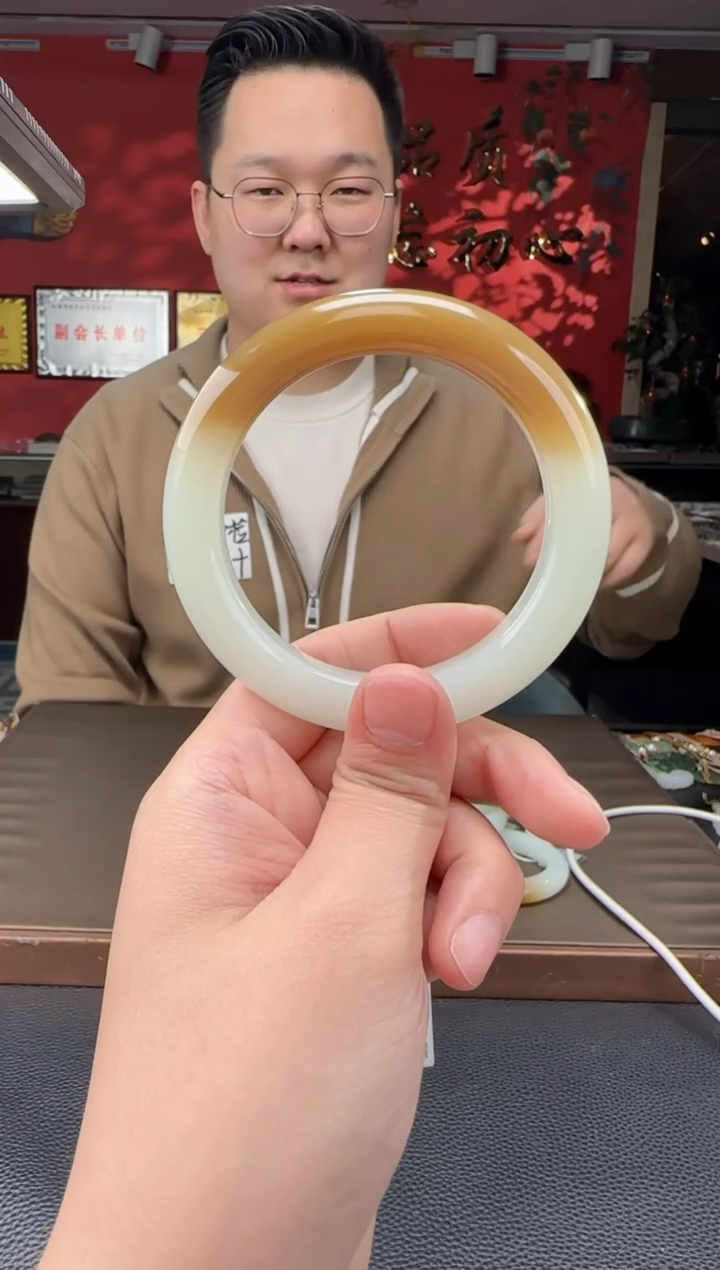 【闪购商品】和田玉.未镶嵌且末糖白镯54-61