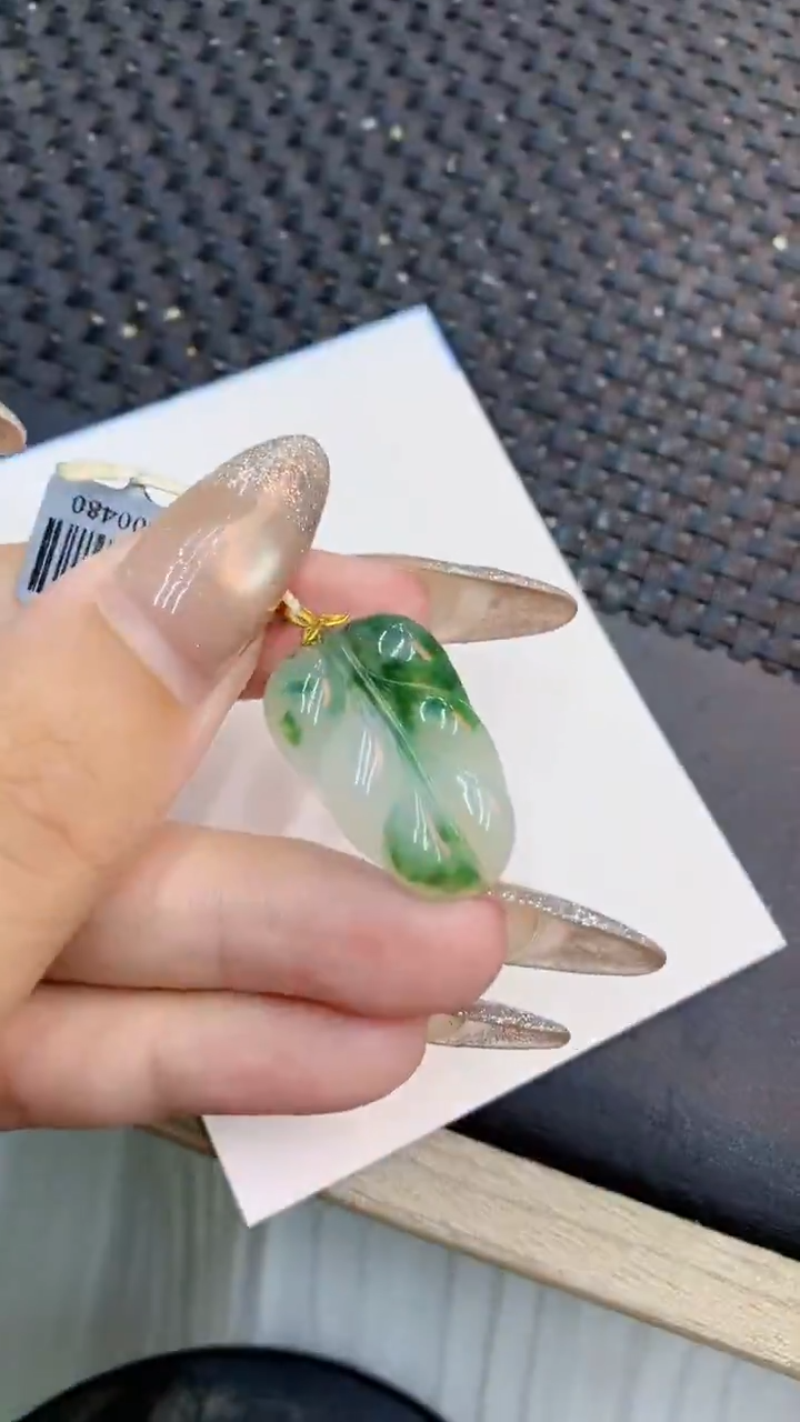 颈饰18K金镶嵌翡翠1