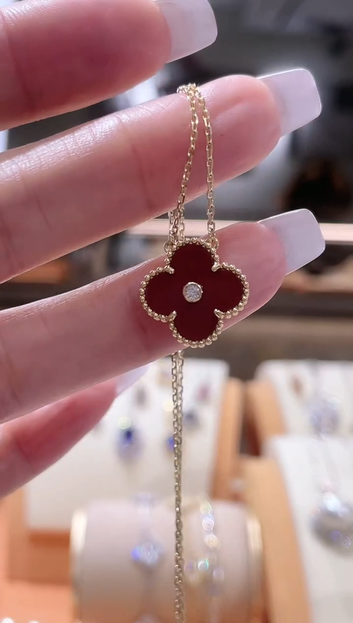 【闪购商品】玛瑙/玉髓颈饰18K金镶嵌项链