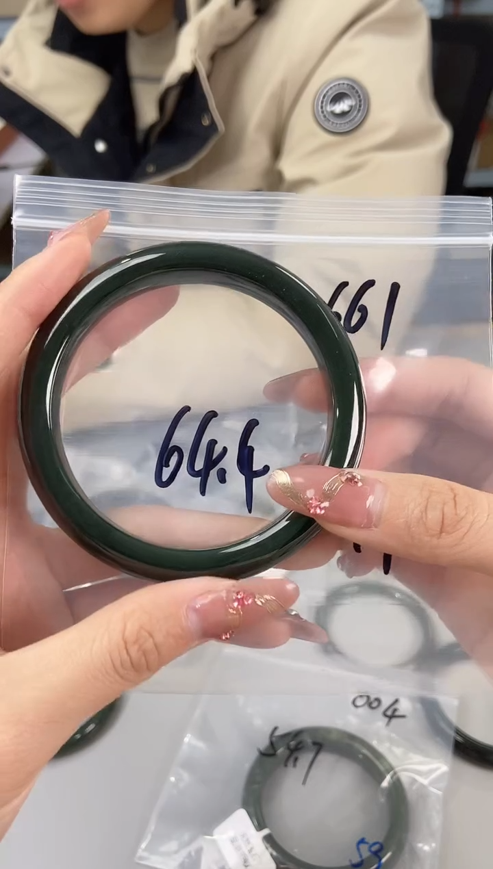 【闪购商品】和田玉手镯未镶嵌和田玉661