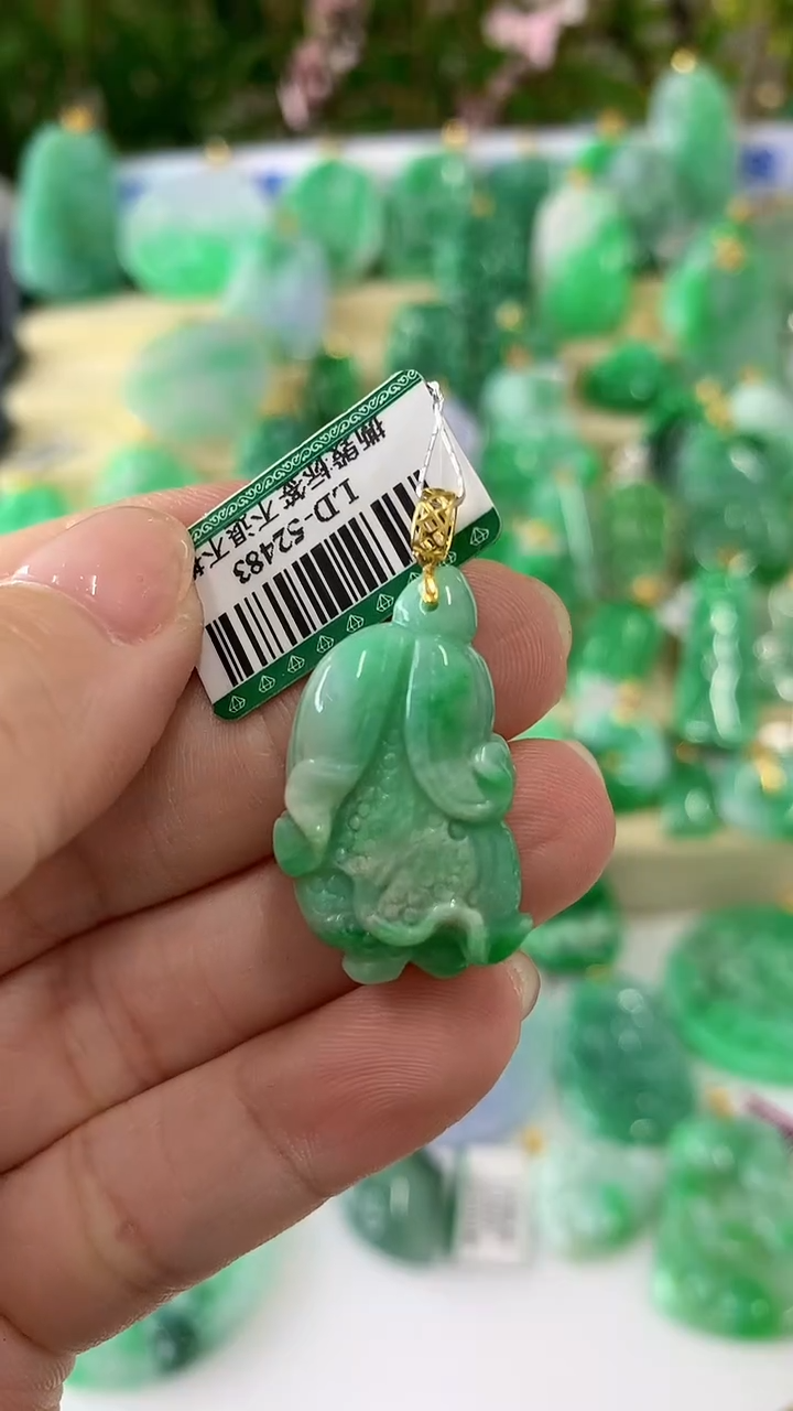 【闪购商品】翡翠吊坠(不含链)18K金镶嵌挂件