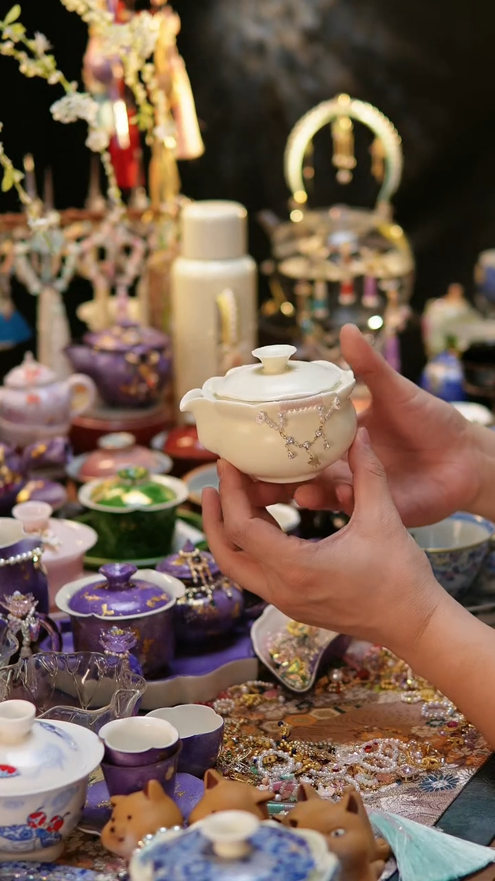 【闪购商品】壶象牙白仙女手抓壶