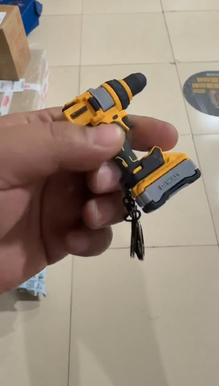 得伟dcd1007钥匙扣