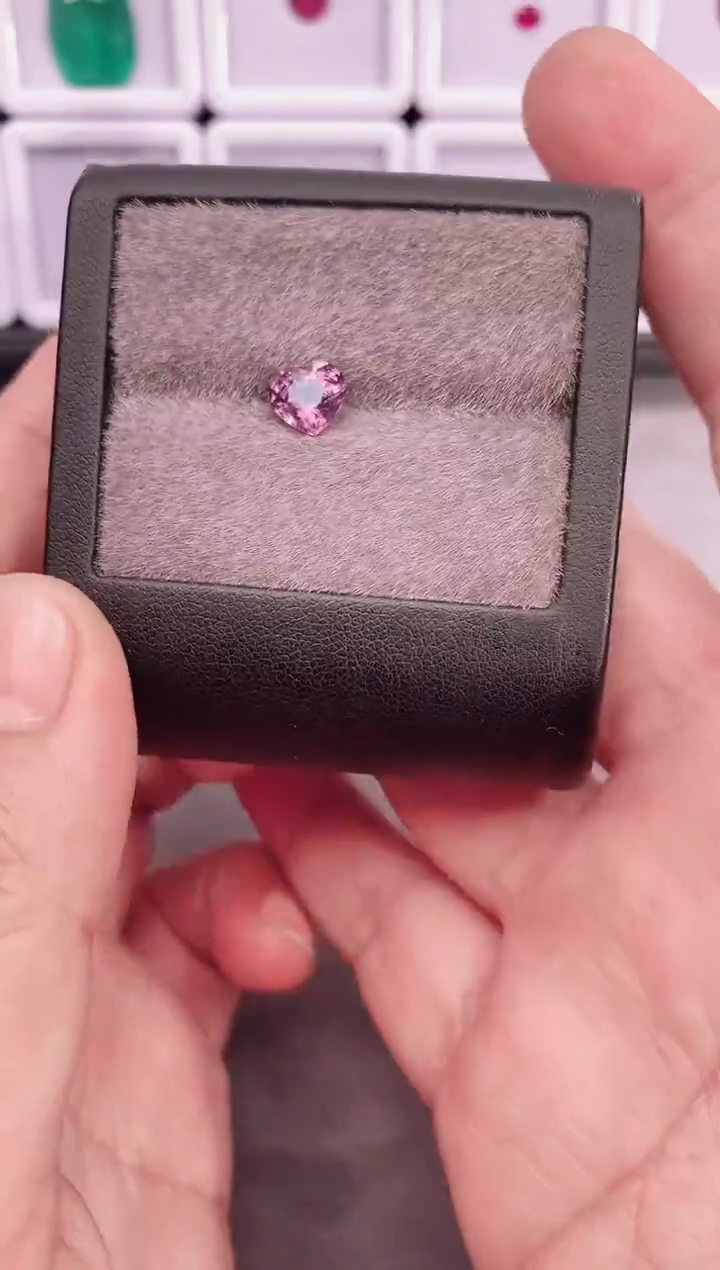 未镶嵌裸石尖晶石?*天1.5