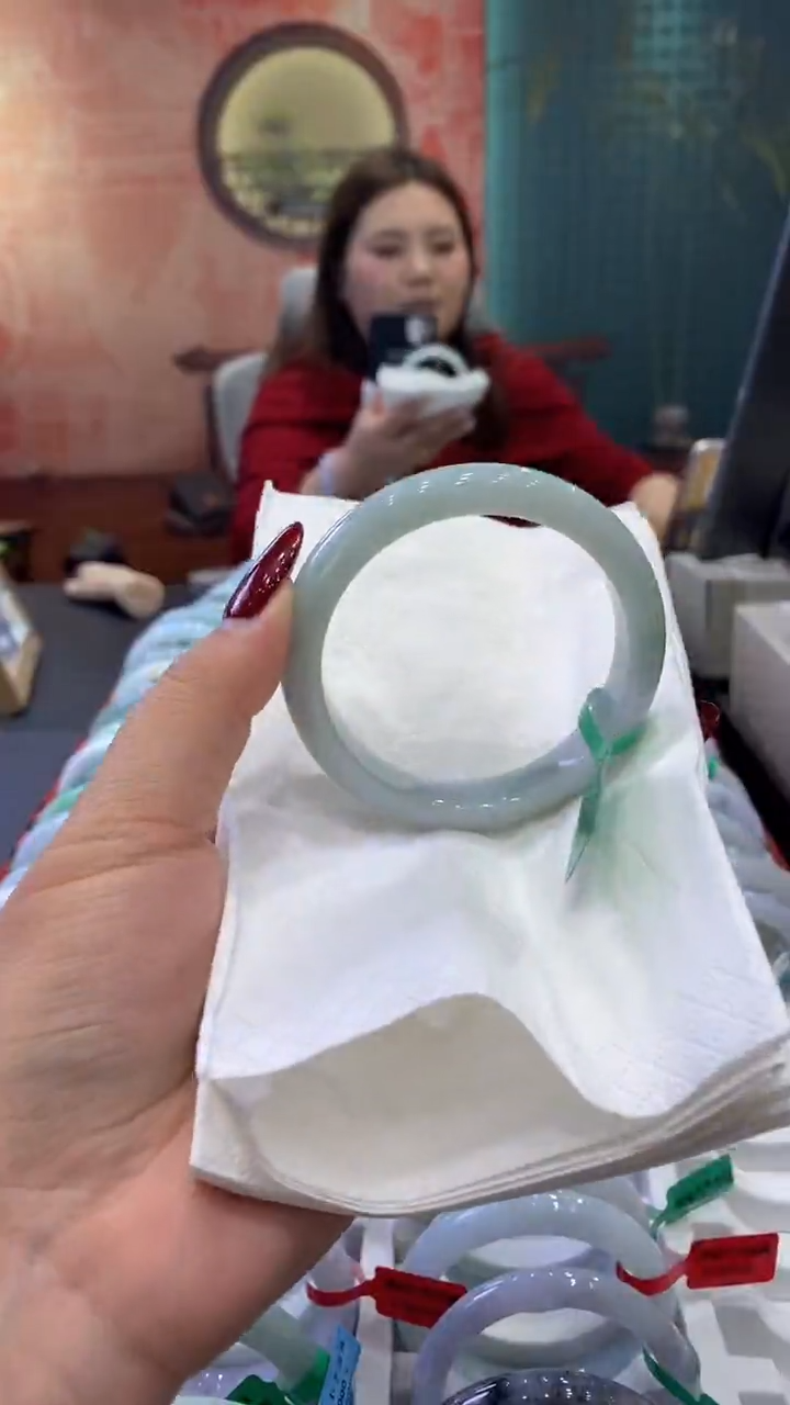 【闪购商品】翡翠手镯未镶嵌多人0017632