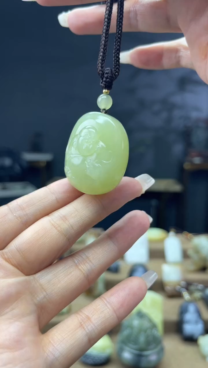 颈饰未镶嵌和田玉1