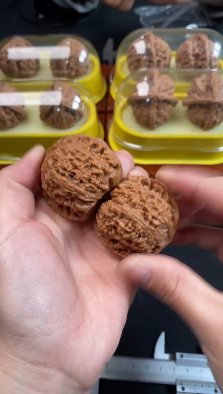 把件文玩核桃南疆石42尺Q246