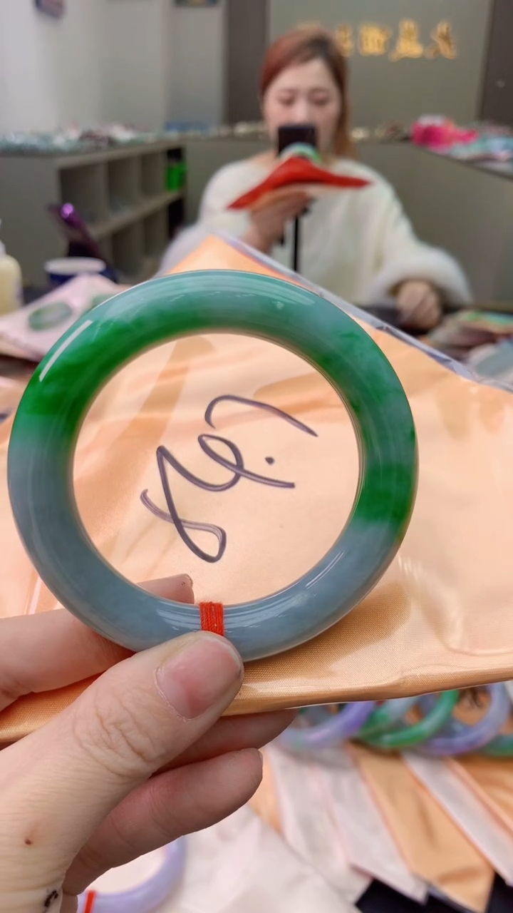 【闪购商品】翡翠手镯未镶嵌0934570754