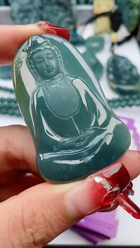 【闪购商品】翡翠颈饰未镶嵌            