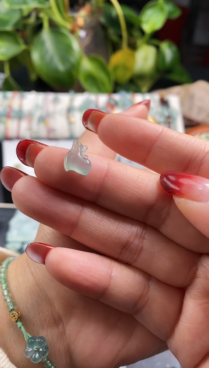 【闪购商品】翡翠裸石翡翠小鹿