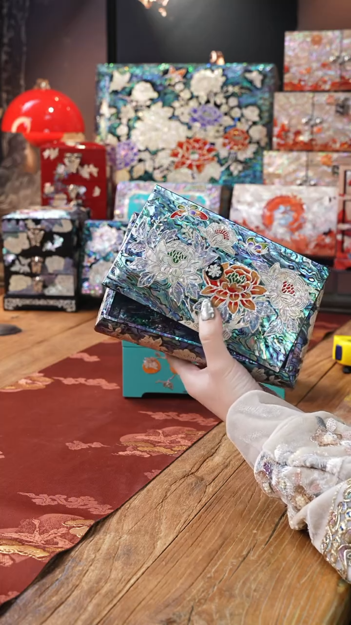 【闪购商品】瓷片豆包儿推荐螺钿摆件