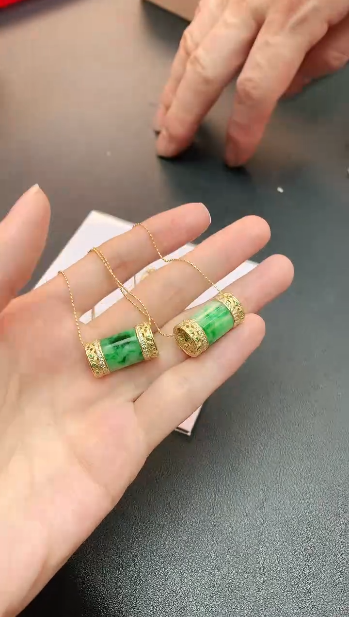 【闪购商品】翡翠颈饰银S925镶嵌赠礼盒证书 多样性发货发其一 小君