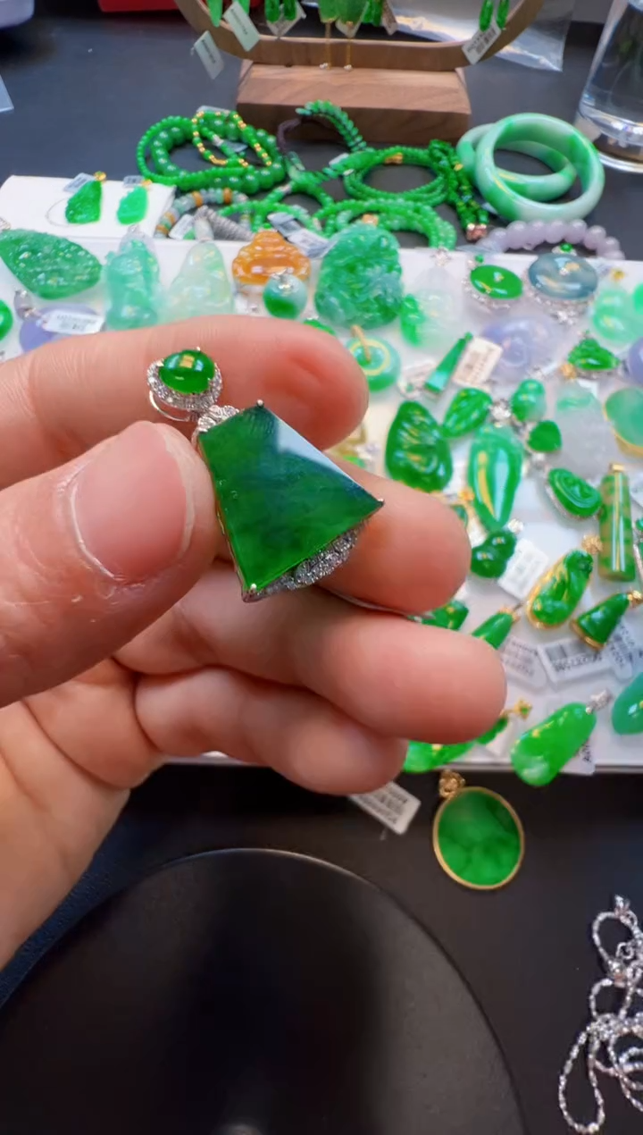 【闪购商品】定制翡翠18K金镶嵌4680元