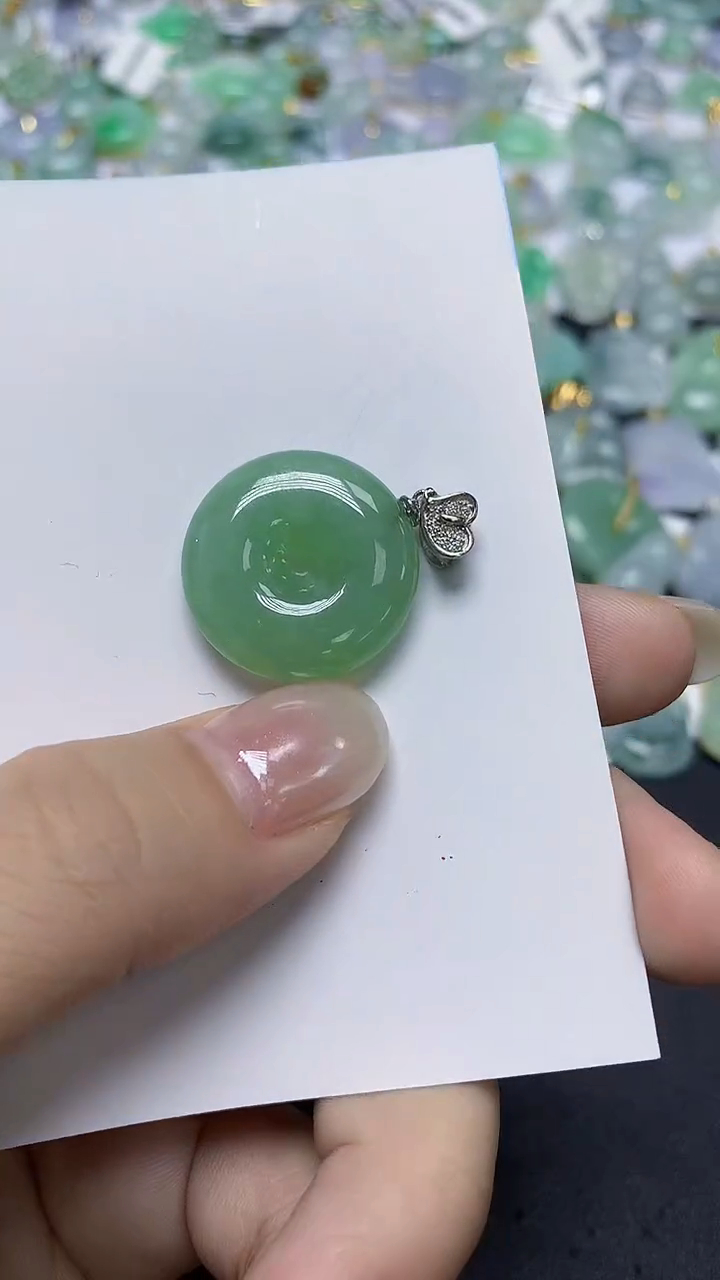 翡翠未镶嵌颈饰天然缅甸翡翠A货