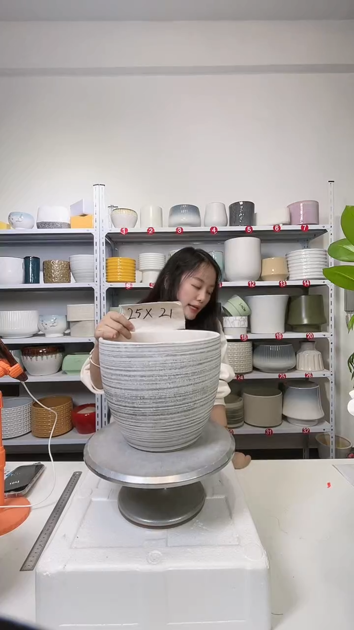 【闪购商品】陶瓷飞丝灰大号25*21