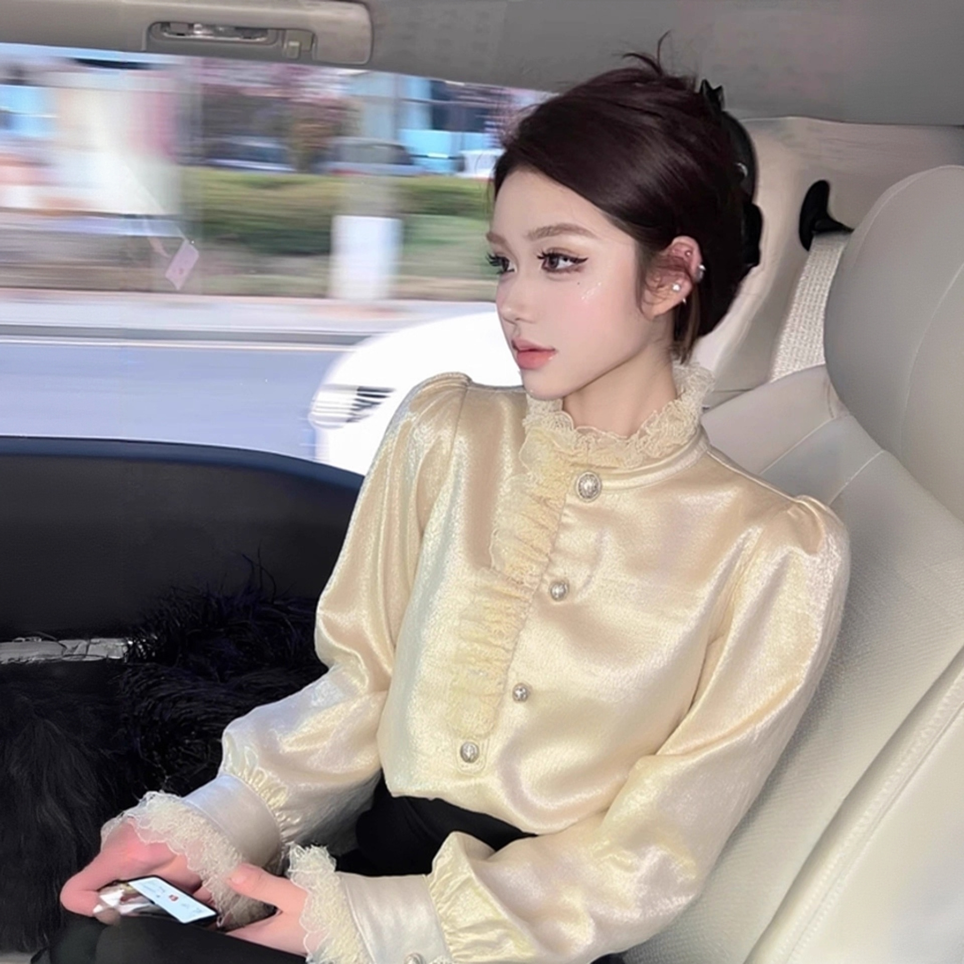 香槟色蕾丝拼接法式衬衫女轻奢高级2025秋冬新款设计师款上衣女士