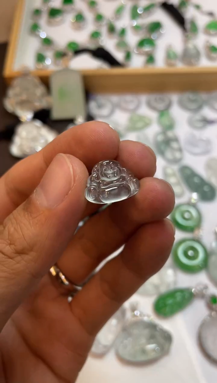 【闪购商品】翡翠吊坠(不含链)未镶嵌佛公