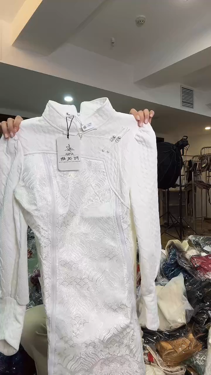 卫衣裙      L码        110-120斤