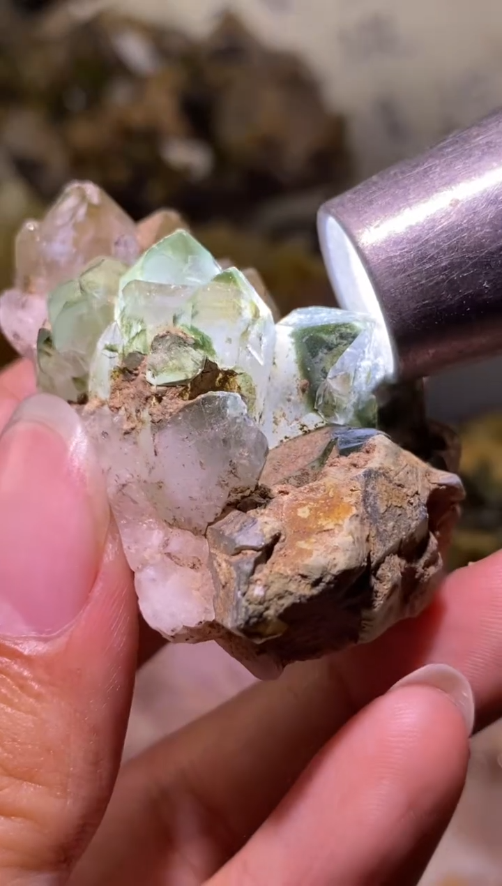 未镶嵌珠宝半成品水晶131号 精品绿幽灵共生绿帘碧溪花园水晶