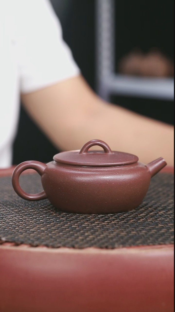 茶壶紫砂32号底槽清大彬诗意160CC
