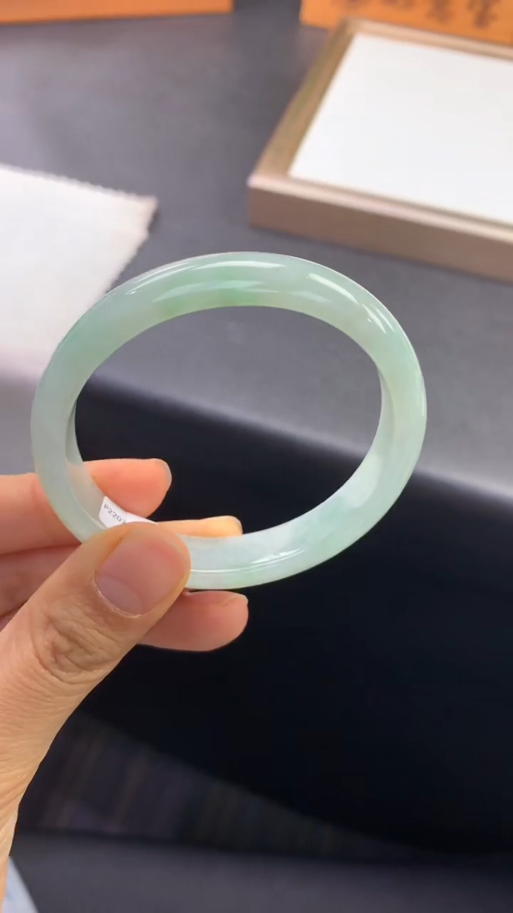 未镶嵌手镯（贵妃镯）翡翠退货需手镯吊牌标签完好 54.5贵妃