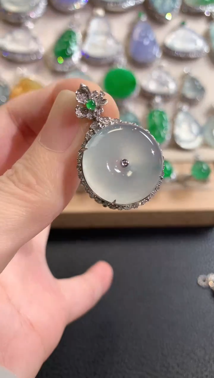 吊坠(不含链)18K金镶嵌翡翠冬日珠宝W33