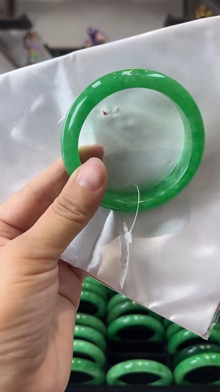 【闪购商品】砖雕闪8 圈口57.6 独货手镯