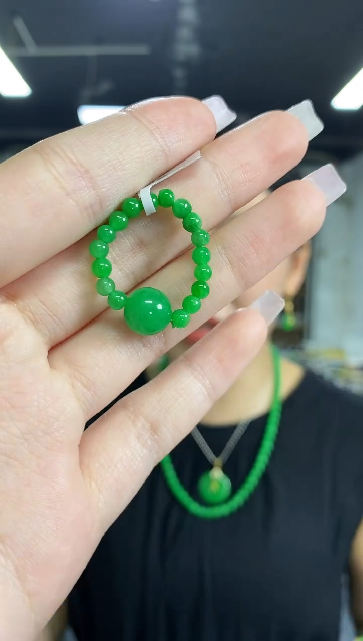 翡翠戒指未镶嵌闪购链接   多样性发其一颜色微差