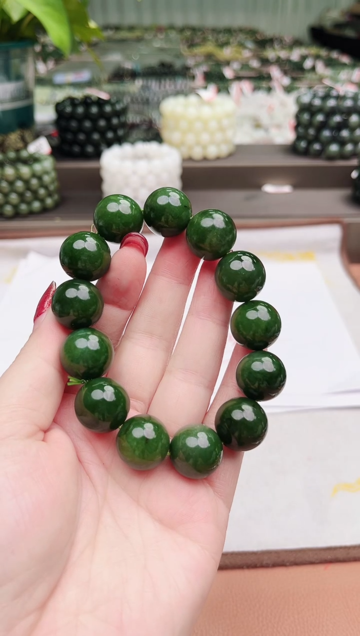 【闪购商品】和田玉手串未镶嵌纯天然和田玉俄碧菠菜绿17+