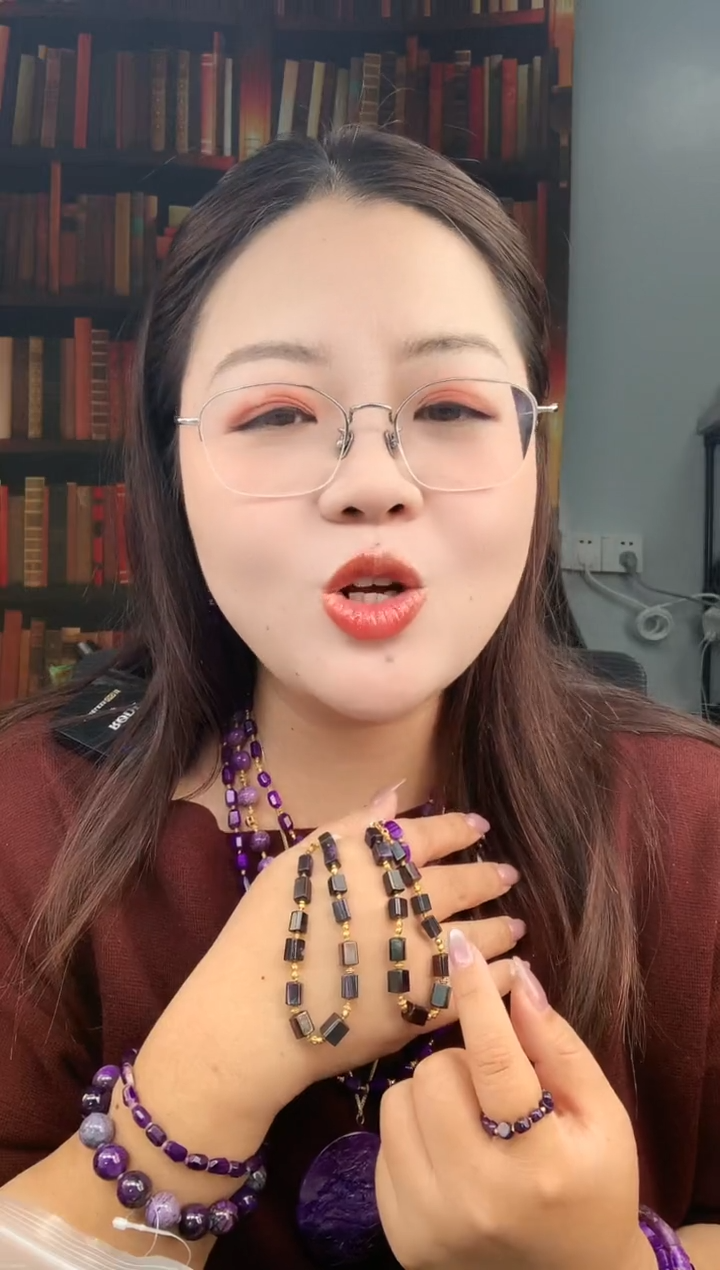 【闪购商品】苏纪石（舒俱来）方形手链未镶嵌.