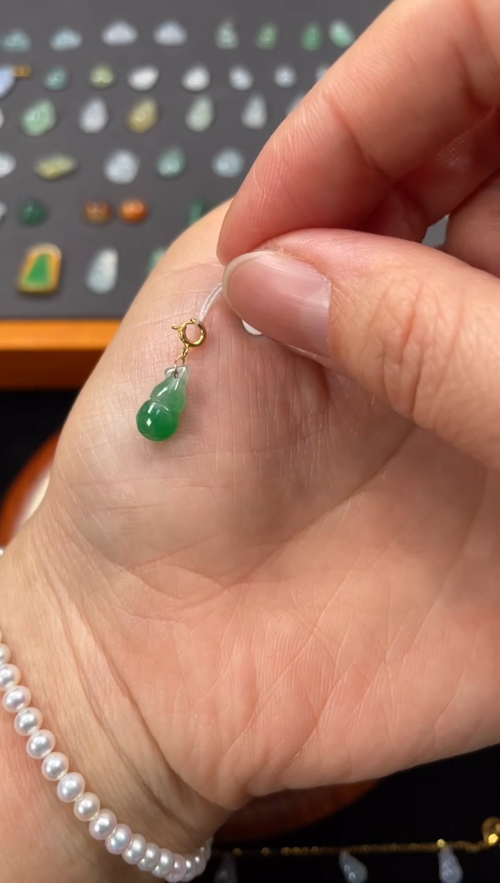 吊坠(不含链)18K金镶嵌翡翠一个JK716