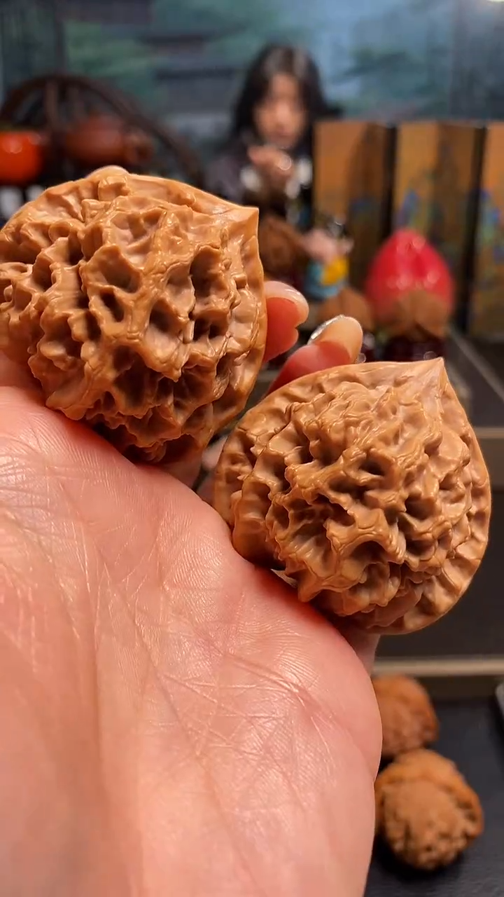 【闪购商品】文玩核桃把件D 352帝王46尺