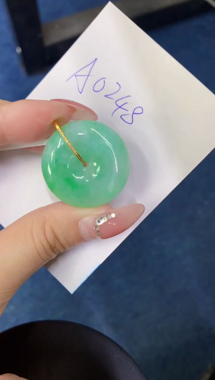 【闪购商品】翡翠颈饰18K金镶嵌0000000000000