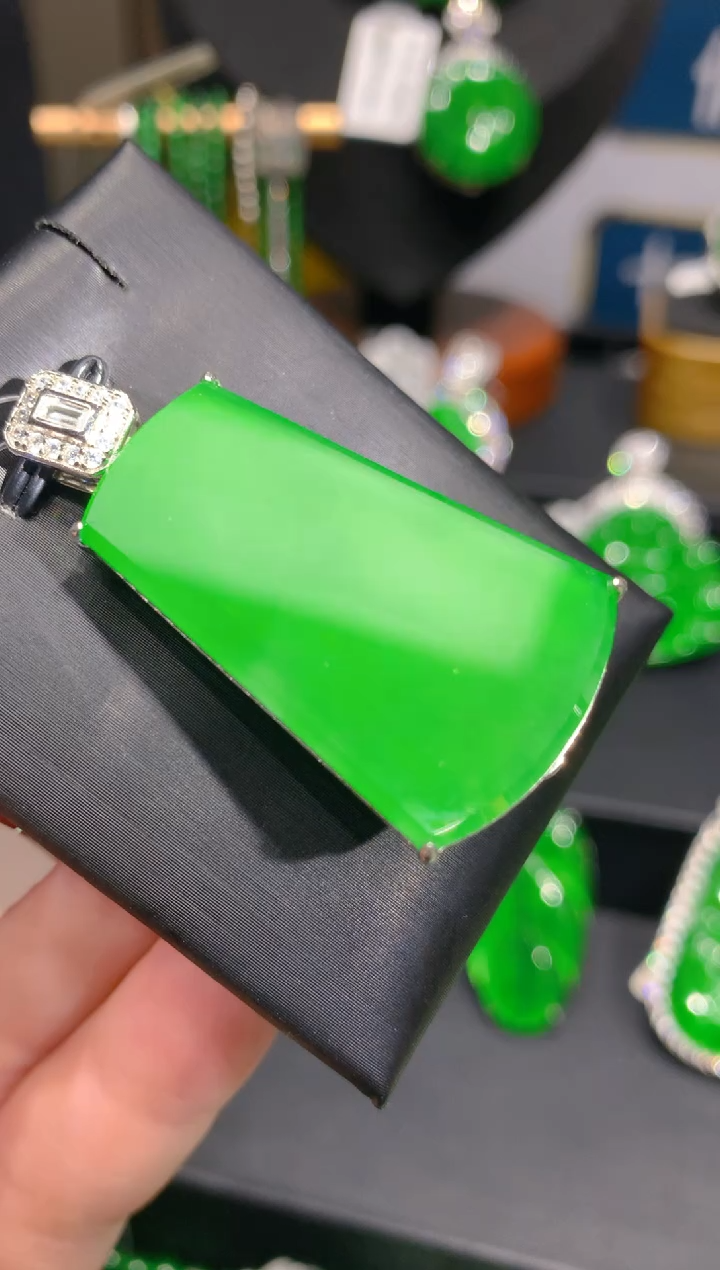 颈饰银S925镶嵌翡翠29一季