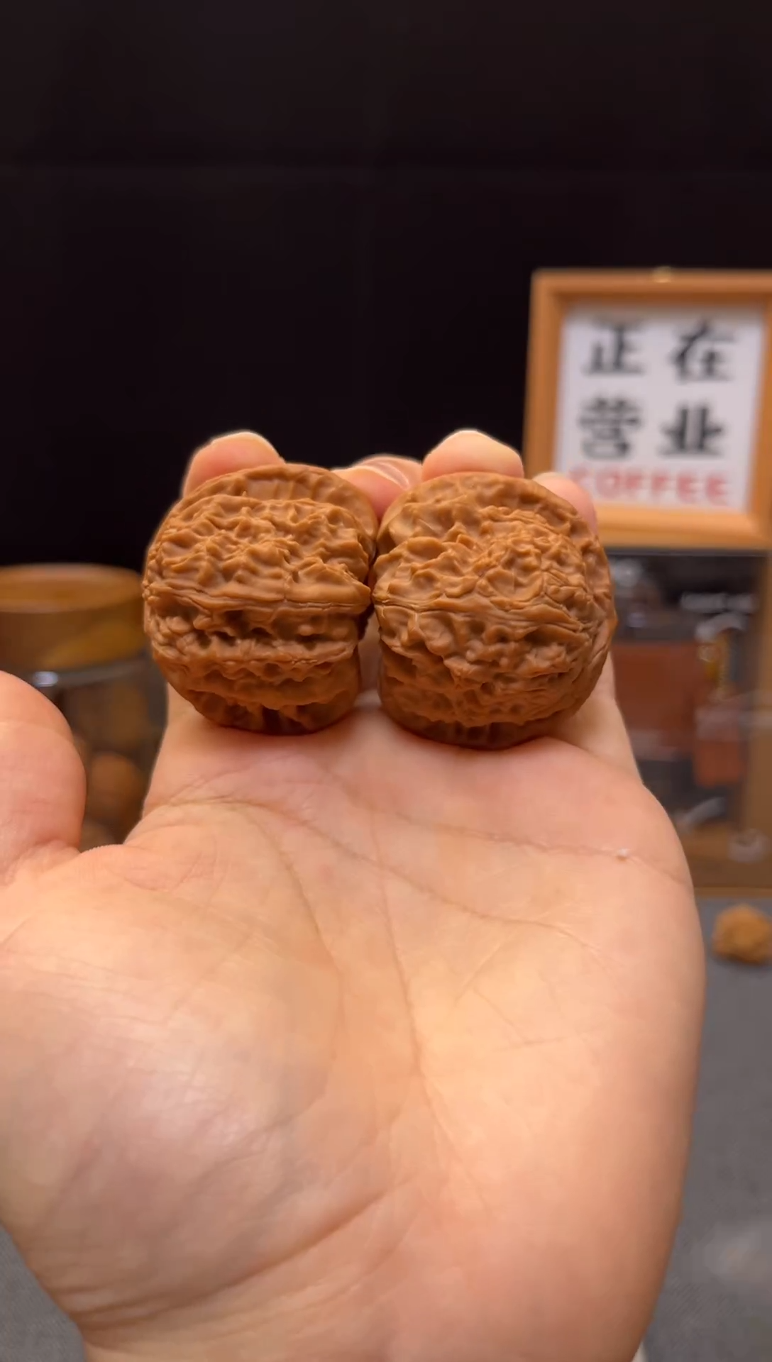 文玩核桃把件白狮子