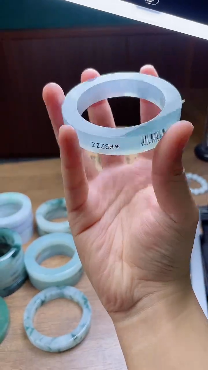 定制翡翠手镯未镶嵌衿*定制